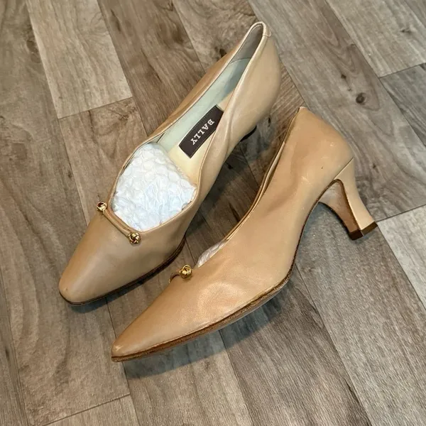 Vintage Bally retro gold detail leather heels - Image 2