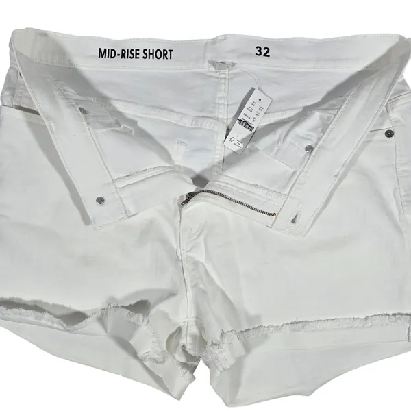 J Crew Mid Rise Short White‎ Denim Cutoff Frayed Hem Size 32 - Image 4