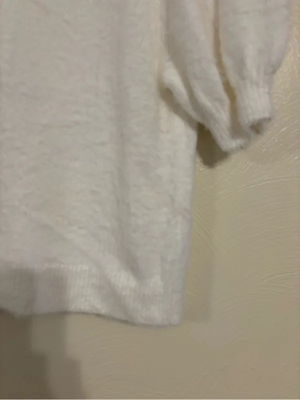 Old Navy Ivory Fuzzy Puff Sleeve Sweater Top Medium - Image 7