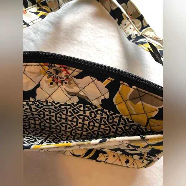 Vera Bradley crossbody bag, 10”x6” - Image 8