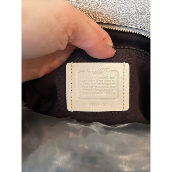 Coach TURNLOCK CHAIN TOTE 27 CHALK white or Pebble Leather Shoulder Bab - Image 2