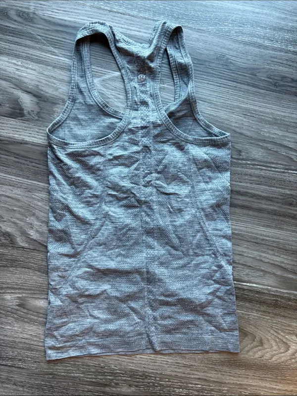 Lululemon Athletica Heather Gray Tank Top. Size 4 - Image 2