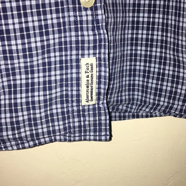 EUC Women’s small Abercrombie Button down‎ - Image 2