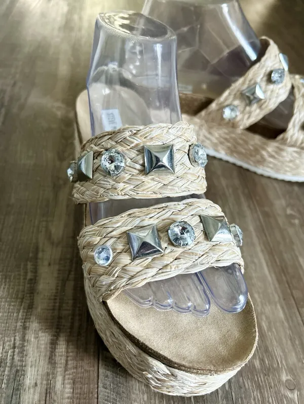 Steve Madden Platform Gemstone Sandals Jewel Embellished Size 7 - Image 3
