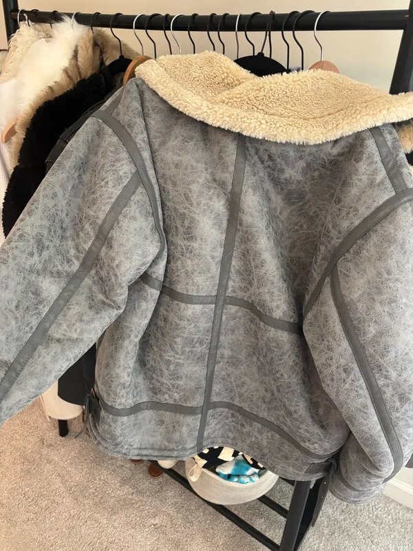 Oversized Urban Outfitters Jacket Sherpa - Image 4