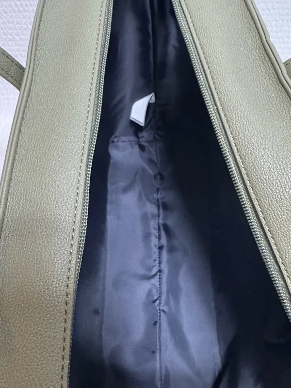 Tommy Hilfiger Olive Green Leather Tote Bag - Image 7