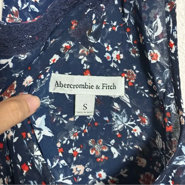 Abercrombie & Fitch Women Ruffle‎ Blue Sleeveless Blouse Top size S. - Image 4