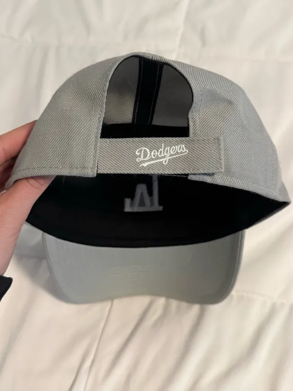 Gray LA Hat Urban Outfitters Dodgers Baseball - Image 4