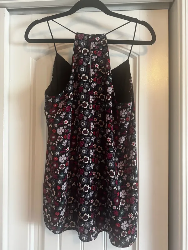 Cute flowy tank top from Express - size M  - Image 2