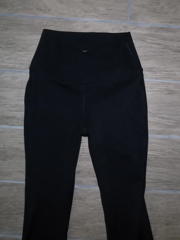 Yogalicious Lux Black High-Waist Flared Leggings - Image 5