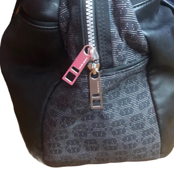 Lululemon Om The Day Bag Reflective In Black | Animal Jacquard Pre-Loved - Image 3