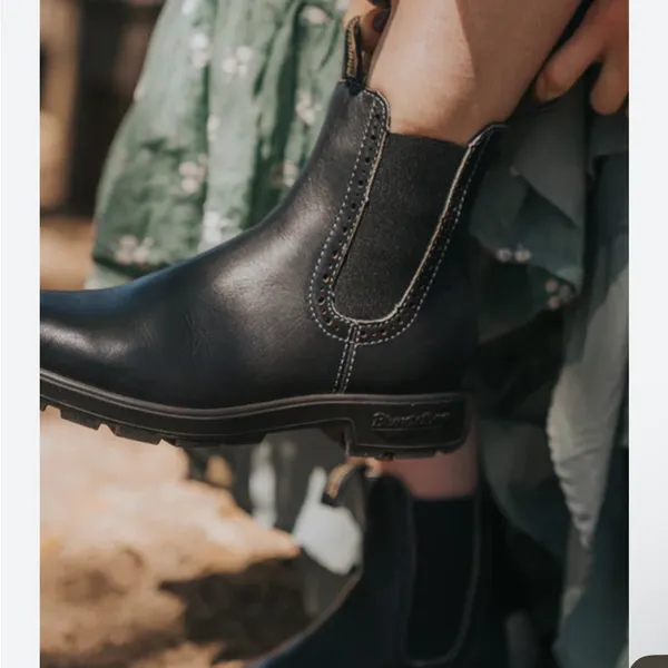 Blundstone #1448 in Voltan black ankle boots - Image 4