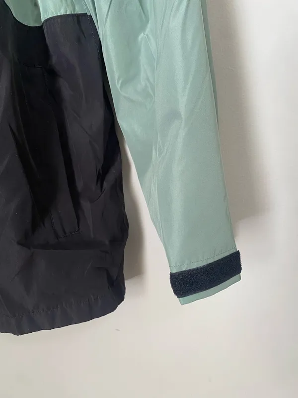 Crane Lightweight Hooded Windbreaker in Sage & Black - Image 5