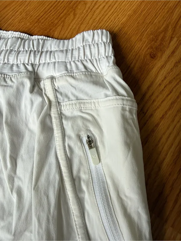 Lululemon Tracker Short IV *2-way Stretch 4" Size 8 - Image 4