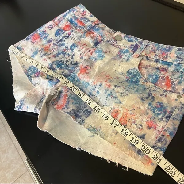 Top Shop Moto colorful distressed velvet jean shorts, button fly size 28/29(M) - Image 11