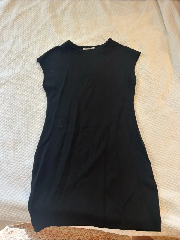 Classic Black Cap-Sleeve Sheath Dress - Image 2