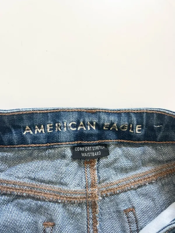 Women’s American Eagle Blue Denim High-Rise Ripped Mom Short - 00 - Image 6