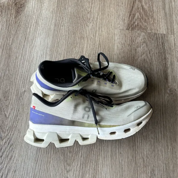 On Cloudspark Sneakers Size 10 - Image 3
