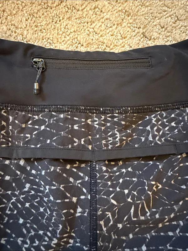 Lululemon Black and Gray Patterned Speed Up 2.5” Running Athletic Shorts - Image 5
