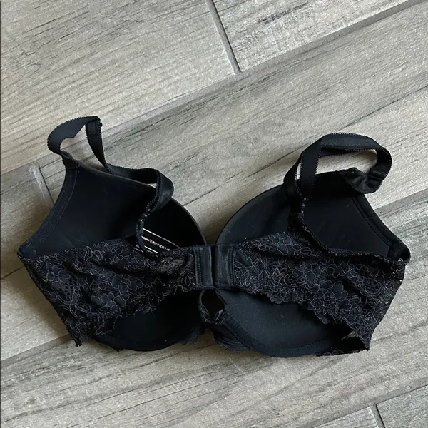 Victoria's Secret Black Lace Trim Bra - Image 4