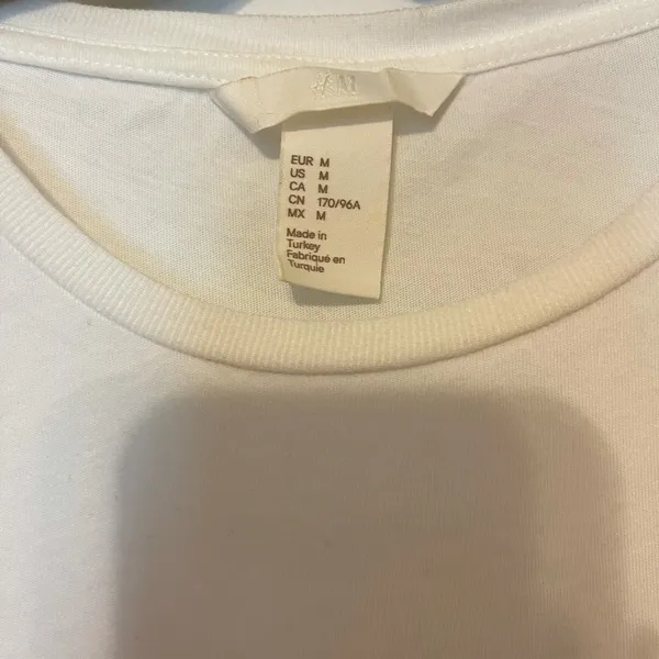 t-shirt. - Image 3