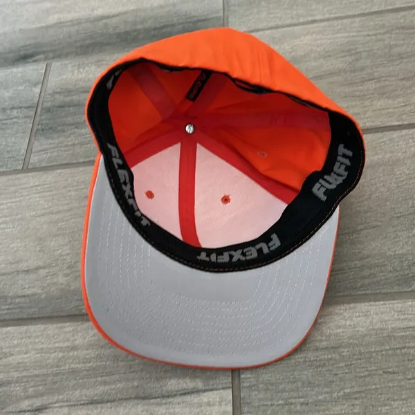 Port authority flexfit hat with dog - Image 3