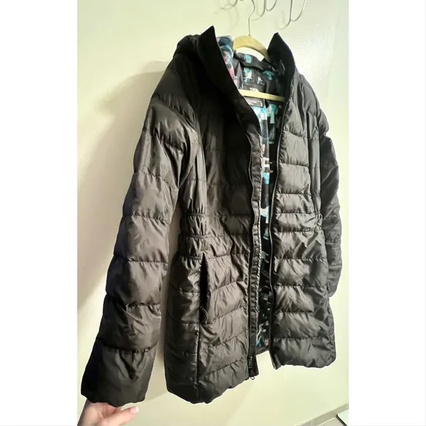 The North Face Women’s Black Hooded Long Puffer Coat - Image 3
