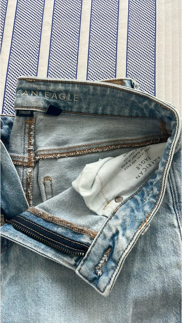 American Eagle Jeans - Image 3