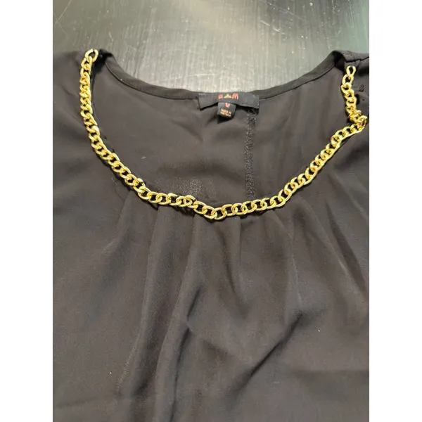 E&M Womens Black Short Sleeve Blouse Gold Chain Neck‎ Button Back Top Medium - Image 3