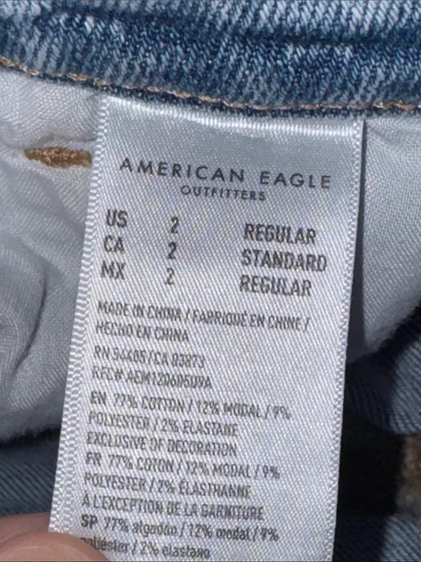 American Eagle Mom Jeans Light Wash High Rise Denim Women’s Size 2 - Image 9