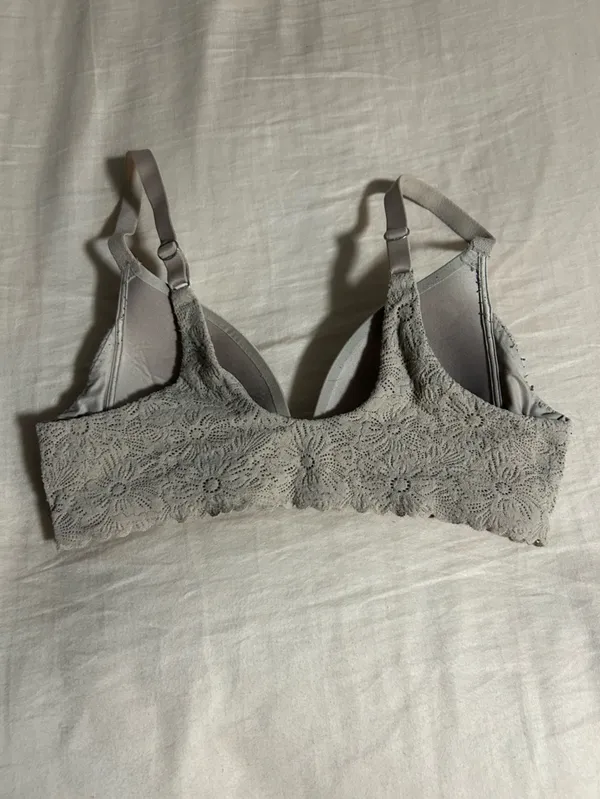 aerie Light Gray Lace-Back Molded Cup Bra Size 32B - Image 2