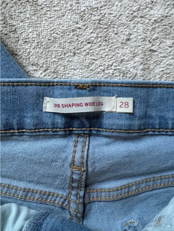 Levi's 318 Shaping Jeans - Image 3