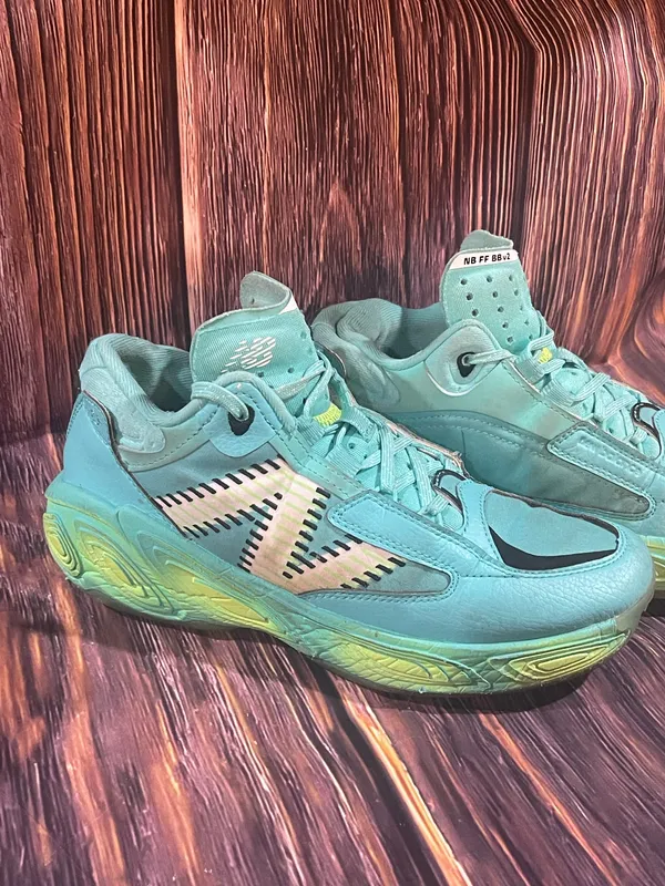 New Balance Fresh Foam BB v2 Cyber Jade Mens Size 5.5 Basketball Shoes Preowned - Image 2