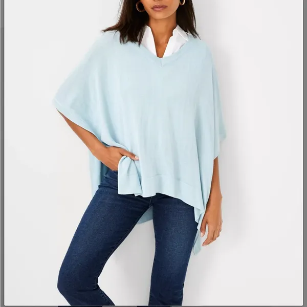 NEW Ann Taylor V-Neck Poncho Sweater in Off White Ivory - Size XS/S - Image 3
