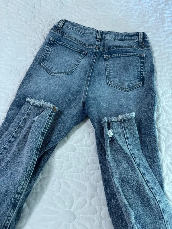 Loose fit ripped jeans - Image 5