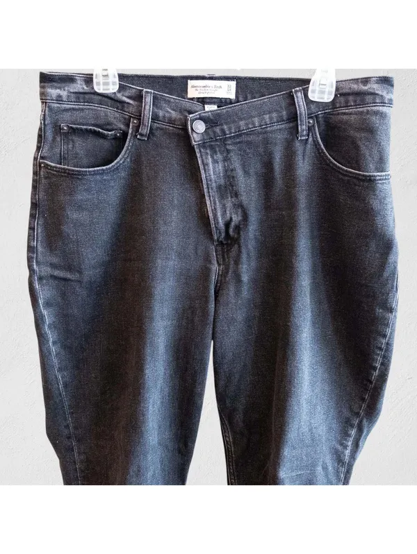 Abercrombie & Fitch 90s Ultra High Rise Black Jeans Women 32 - Image 3