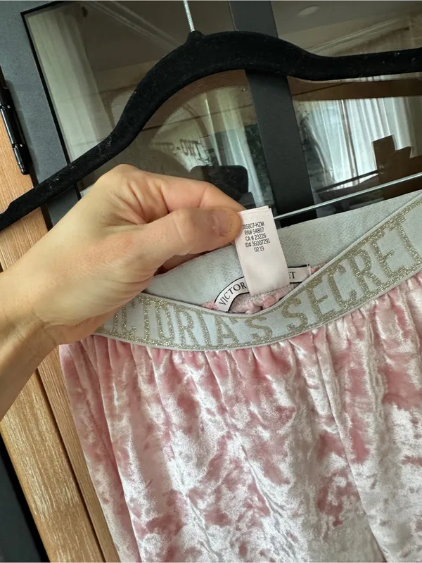 Victoria’s secret boxer pajamas shorts crushed velvet elastic micro glitter - Image 4