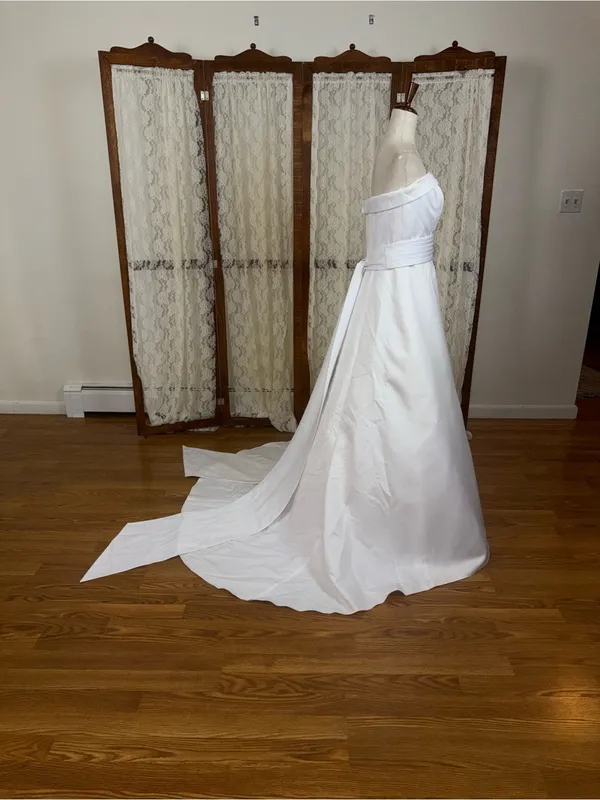 Beautiful Vintage Y2K David’s Bridal Wedding Gown - Image 5