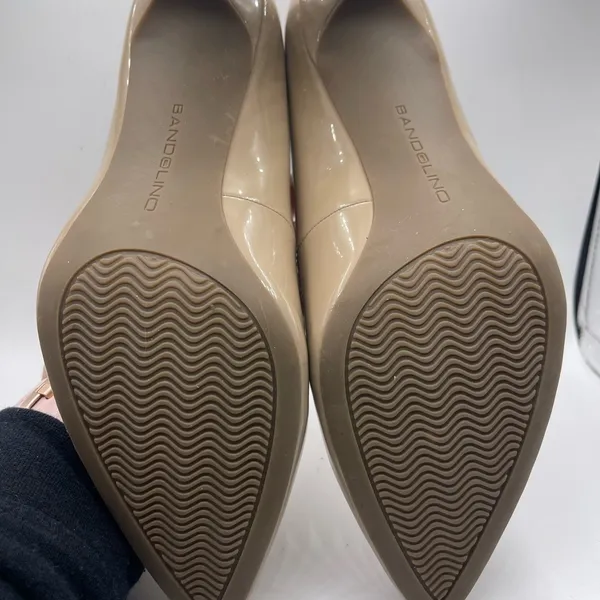 Bandolino nude mid heel pump size 9 - Image 5