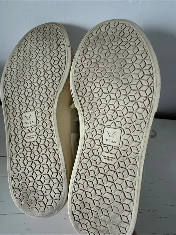 VEJA Campo Sneakers Women’s 7 White Leather Beige Suede V Logo Low Top Shoes - Image 7