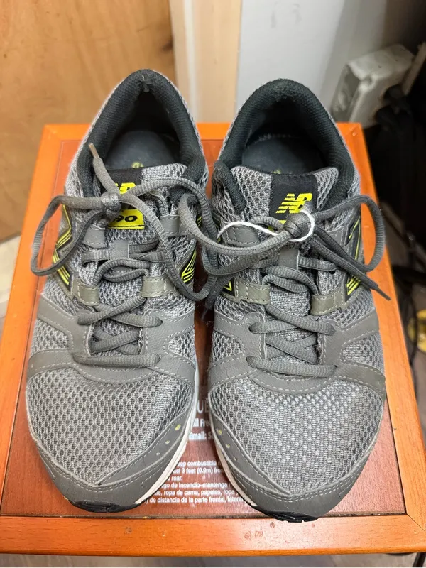 New Balance 690 Gray Neon Running Sneakers Sport - Hiking Inspired. Size: US 7 - Image 2