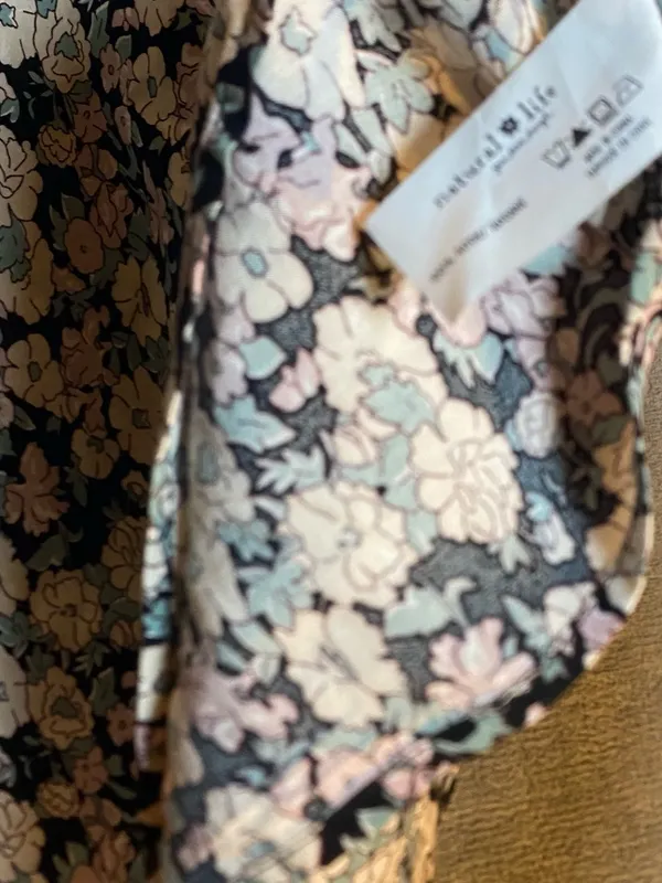 Natural Life Floral V-Neck Top Flowers Whimsical Fairy Size XL Lightweight - Image 4