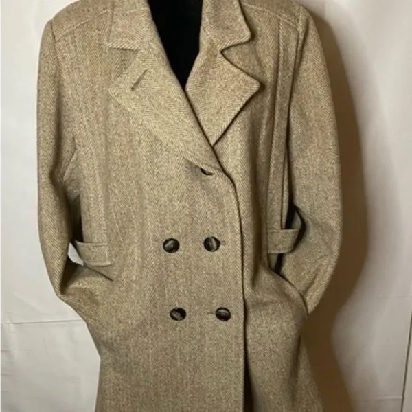 Vintage Arlette Tweed Camel Herringbone Menswear Style Pea Coat. - Image 6