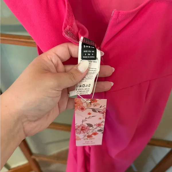 SHEIN NWT Vibrant Neon Hot Pink Wide Leg Chic Sleeveless Jumpsuit Size Small - Image 4