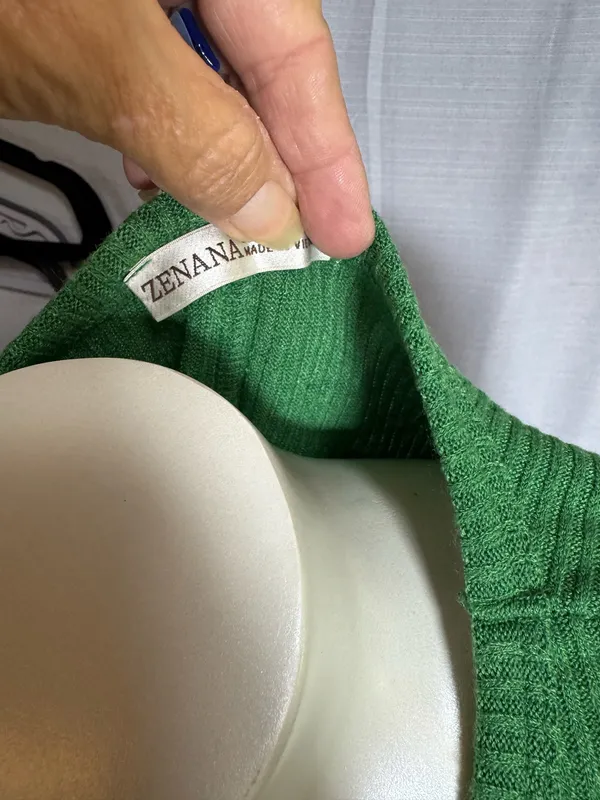 NWOT Zenana v neck sweater top - Image 3