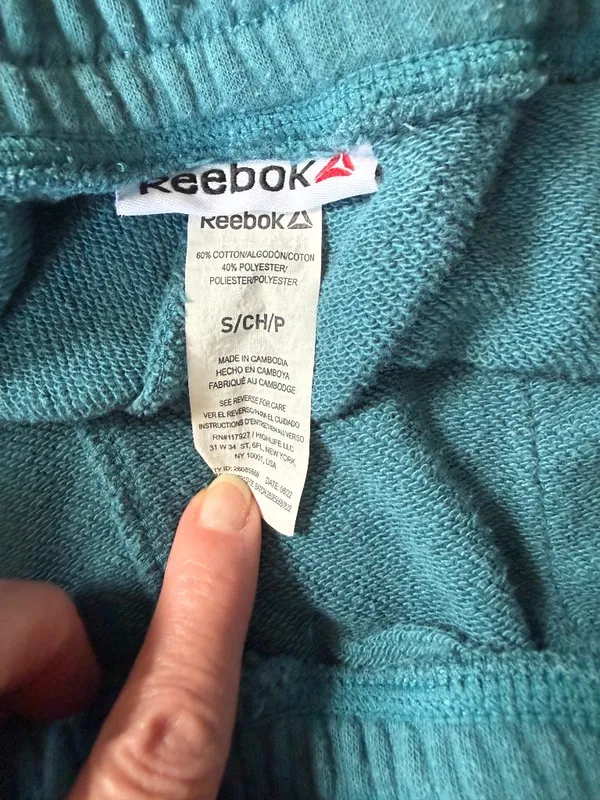 Reebok turquoise fleece athletic shorts drawstring waist and pockets size small - Image 4
