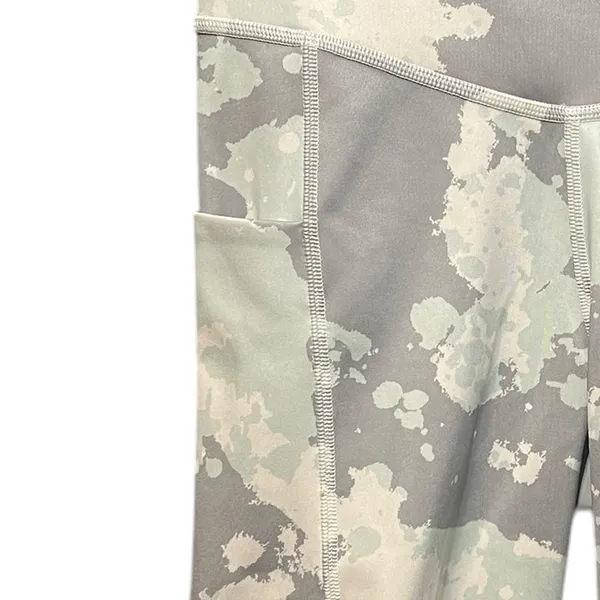 The North Face NWT Motivation High-Rise Pocket Shorts‎ 9" Inseam Size Small - Image 4