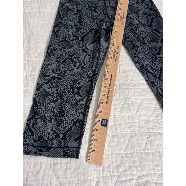 Nike‎ Pro Women's Capri Leggings Size Small - Image 2