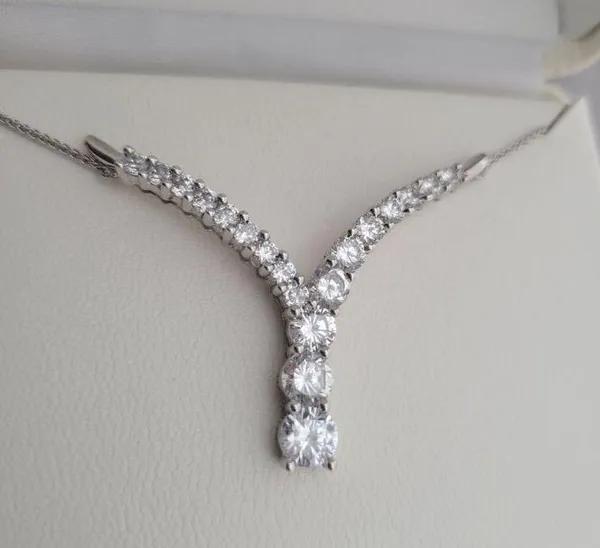 DIAMOND LUXE Sterling Silver Simulated Diamond V Shaped Journey Necklace 18" NEW - Image 4