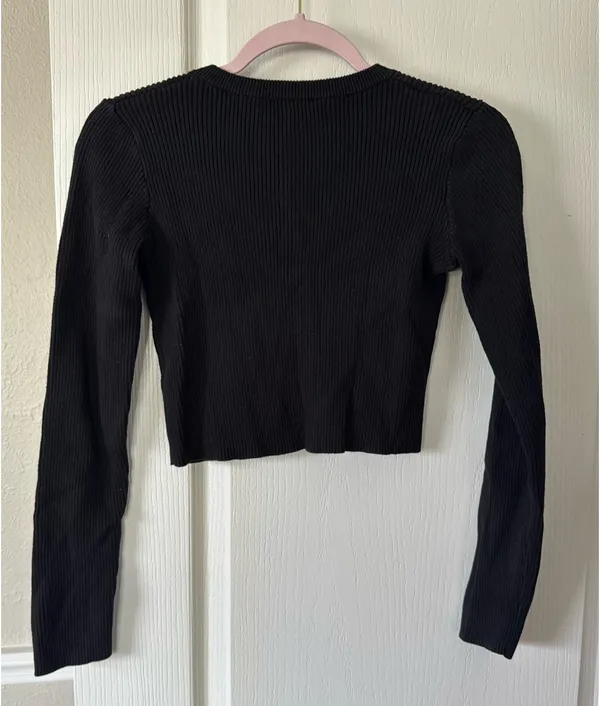 Brandy Melville Long Sleeve Ribbed 1/4 button up shirt - Image 2